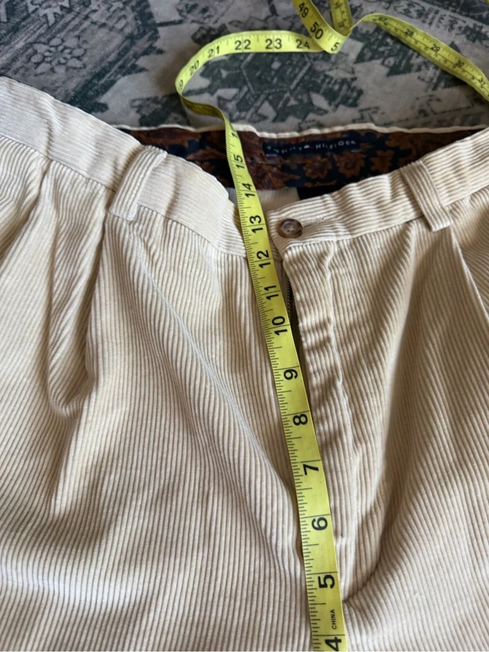 Tommy Hilfiger men’s 1990’: vintage pleated corduroy pants size 36x34